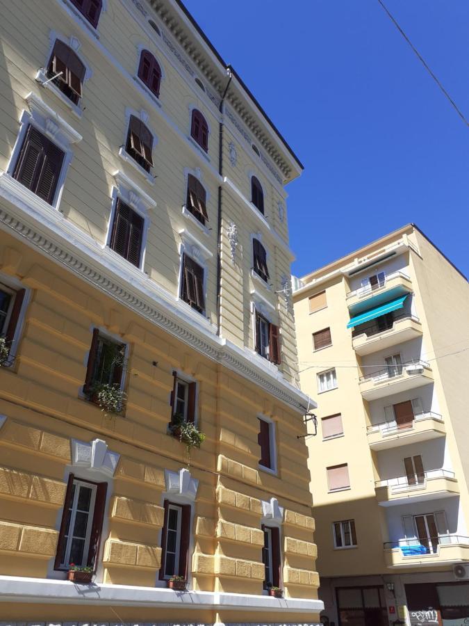 Pied At Terre Apartment Trieste Exterior photo